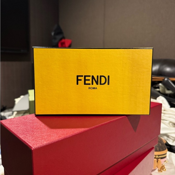 Fendi gift box - Picture 1 of 10